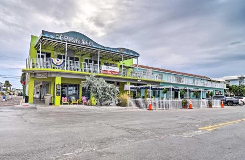 Pass-a-Grille Historic District Apartment | Unit 3 Blocks Gulf to Beaches Historical Museum!