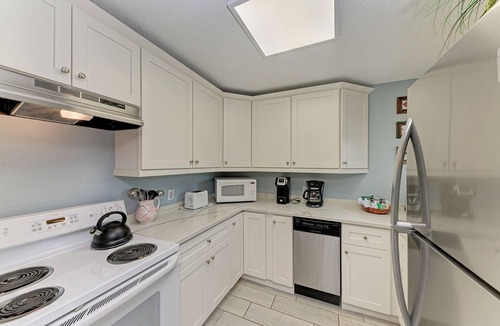 Longboat Key Condo | Unit #320 Sand Cay Beach Resort Gulf Front