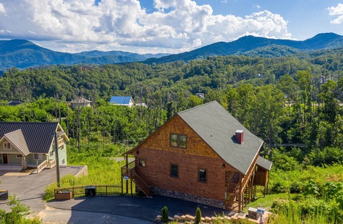 Chalet Village North Cabin | Unobstructed Views, Luxury 4BR Cabin.