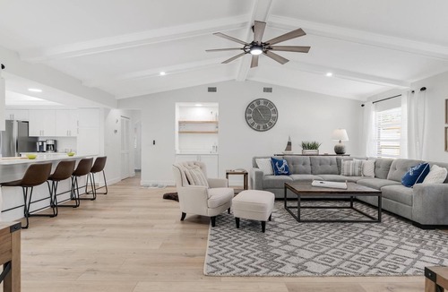 Caloosahatchee House | Unplug & Unwind, Pet-friendly & Spacious Pool -Villa Piper's Paradise - Roelens Vacations