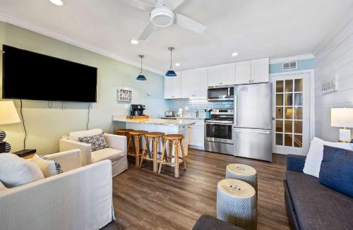 Palmetto Dunes Villa | Unspoiled Beachfront Villa Sunrises from Balcony