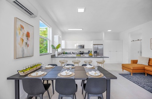 Allapattah House | UP TO 12 GUESTS! Modern house near Wynwood