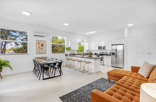 Allapattah House | UP TO 12 GUESTS! Modern house near Wynwood