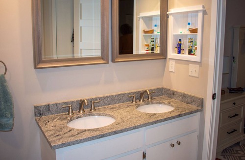 Mount Pleasant Condo | Updated Condo centrally located