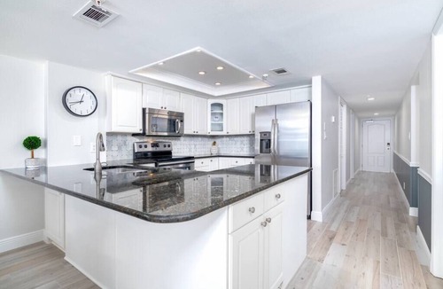 North Redington Beach Condo | UPDATED UNIT - Spectacular beachfront gem