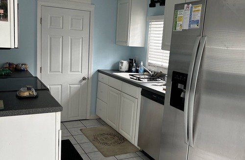 Myrtle Beach Cottage | UPDATED WITH CART. DOGS <20 LBS MUST BE PRE APPROVED, SITE 5518 SANDLAPPER LN.