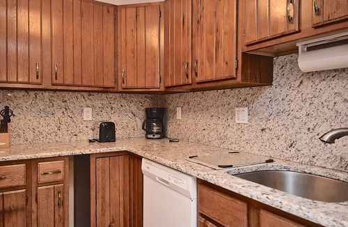 Siesta Key Condo | Upgraded 1 BR/1 Bath Condo, Renovated Ground Floor Unit.