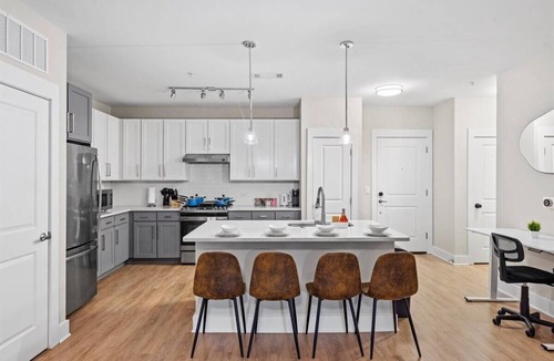Charlotte Apartment | Upscale 3BR Suite Mins Uptown Charlotte