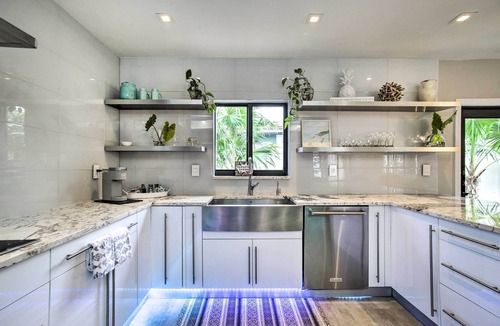 Santa Barbara Estates House | Upscale Home w/Hot Tub: Walk to Pompano Beach!