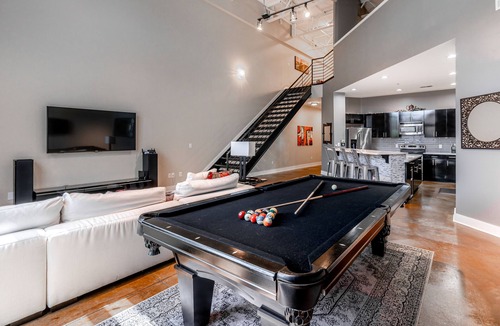 Third Ward Condo | Upscale Loft Walking Distance to Bank Of America Stadium