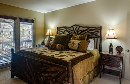 Franklin Apartment | Upscale private 2 bedroom suite/apartment - 10 minutes from town