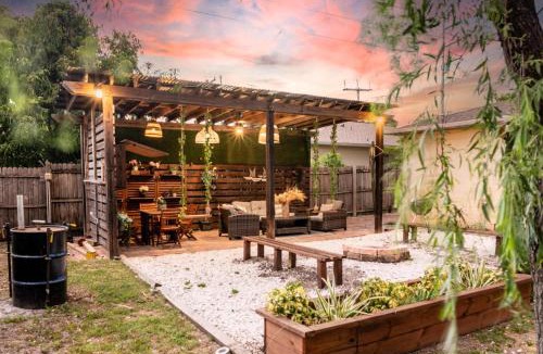 East Ybor House | Upscale Ybor House with Outdoor Living Space