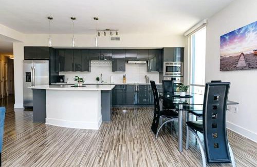 Charlotte Center City Apartment | Uptown Charlotte 2BR Furnished Apartments