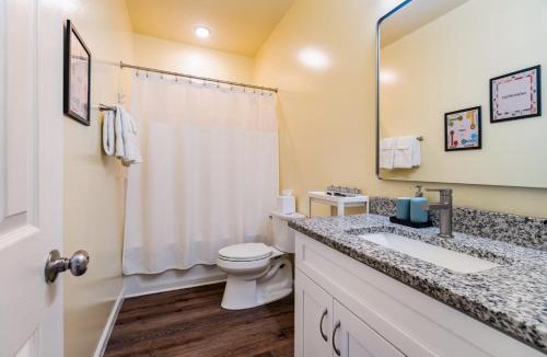 Paw Creek House | Uptown Charlotte 3BR | Grill + Fire Pit