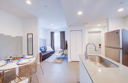 Allapattah Apartment | Urban Eclipse Apartment - 1BR/2BA in Wynwood!
