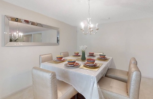 Westside House | 214 m² House ∙ 3 bedrooms ∙ 9 guests