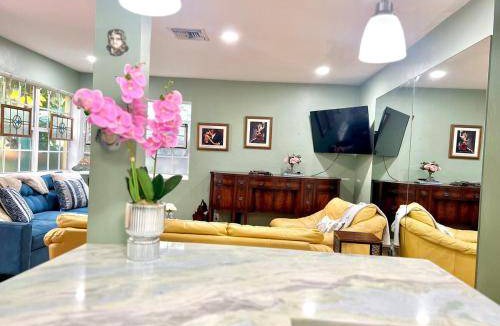 Old Northwood Historic District House | 117 m² House ∙ 3 bedrooms ∙ 8 guests