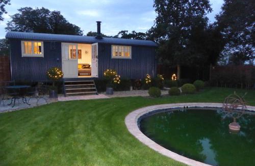 Harleston House | Utopia