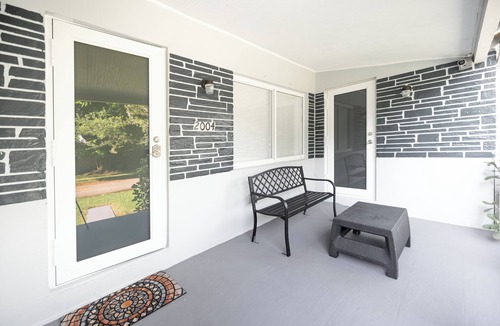 Parkside House | Vacation in Style & Comfort! Hollywood Easy Living