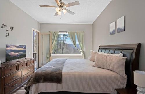 Sylva House | Valley View A - Balcony, Views, and Grill
