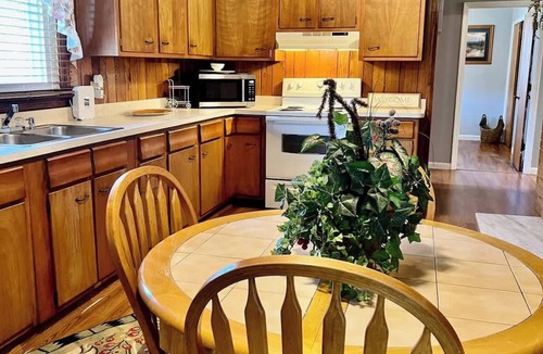 Isom House | Valley View Retreat Near Whitesburg KY