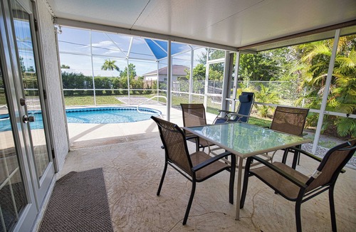 Port Charlotte House | Van Nuys - Vacation Home
