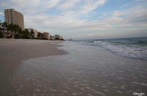 Vanderbilt Beach Apartment | Vanderbilt Beach 3br/3ba condo