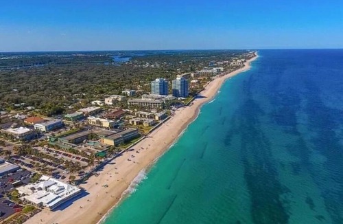 Vero Beach House | Vero Beach Island private gated scantuary with pool, 60' boat dock & kayak launch!