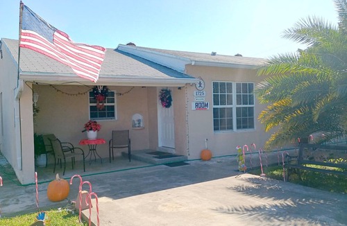 Little Ranches Apartment | Very clean and comfortable 1 bedroom 1 bathroom