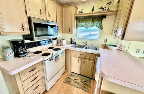 Nettles Island House | Very Comfortable 2 bedroom 1 bath beach house. Fully equipped kitchen