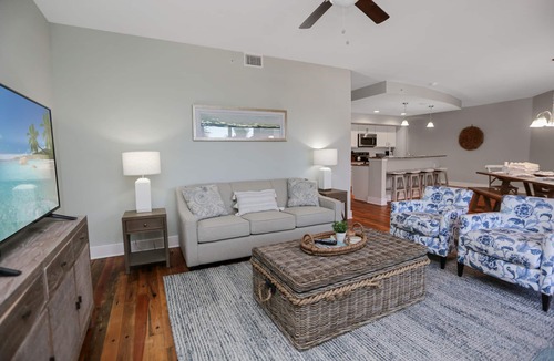 Mexico Beach Condo | Veteran Owned, Elevator, Pool, Beachview ~ Club 1G
