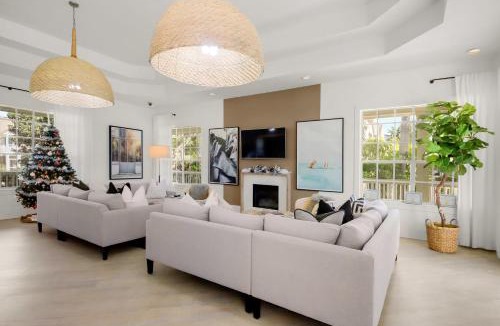 Trailer Estates Apartment | Viagem Attractive 1BR Balcony Pool Gym near IMG