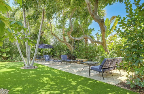 Juno Beach House | Vibrant North Palm Beach Home ~ 2 Mi to Beach!