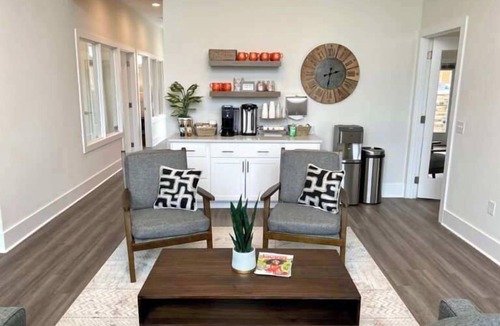 Clemson House | Vibrant Townhome with Gym +Work Desk