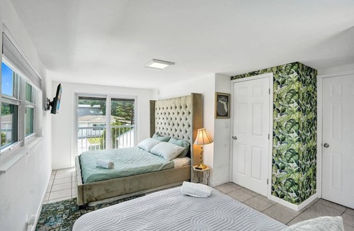 Hallandale Beach Villa | Villa ∙ 4 bedrooms ∙ 15 guests