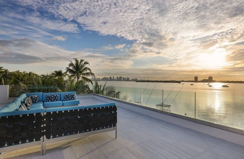 North Bay Village Villa | Villa ∙ 5 bedrooms ∙ 9 guests
