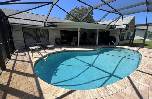 Kings Lake House | VILLA BELLY :-) heated pool. free WIFI, very private, Garage, BBQ, Kings Lake