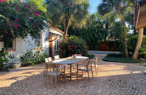 Southside House | Villa Blanca - Saltwater Serenity in a Classic Mediterranean Revival Villa