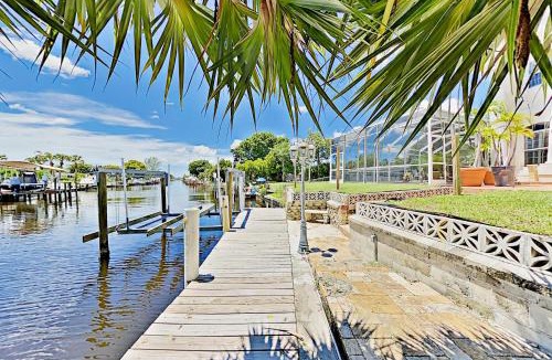 Yacht Club House | Villa Euphoria