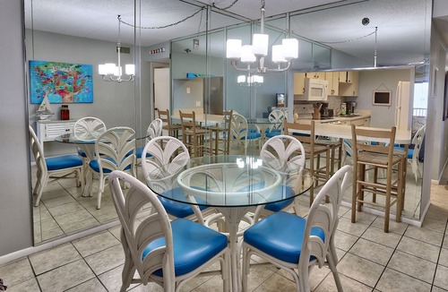 Madeira Beach Condo | Villa Madeira 609 | Beach FRONT|Walk to John's Pass!