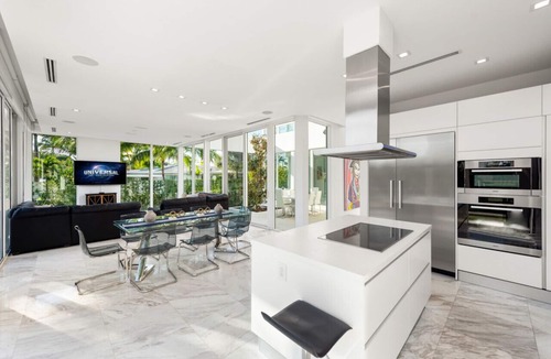 Venetian Islands Villa | Villa Shore - Stunning Modern Villa on the Shores of Biscayne Bay