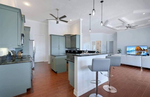 Yacht Club Villa | Villa Sunshine