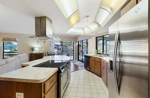 Pelican House | Villa Tara - 3/2 Heated Pool on Gulf Access