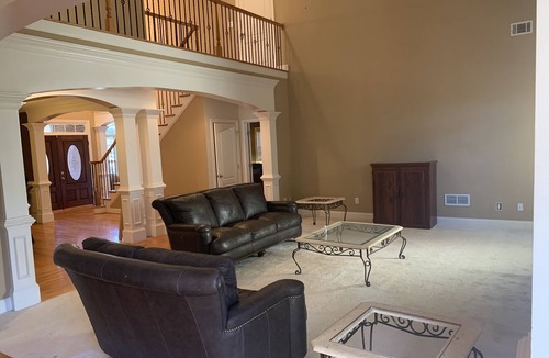 Rockdale County Villa | Villa with 5 bedrooms and 2 living Rooms with Jacuzzi in master bedroom