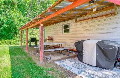Glace House | Virginia Nature Escape! Cozy Covington Cabin