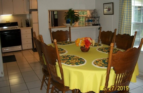 Tallahassee House | Wakulla Springs State Park and St. Marks Wildlife Refuge are just minutes away.