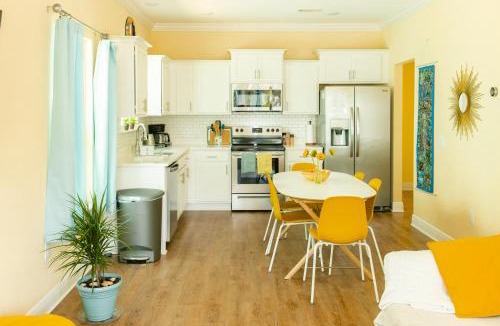 Downtown House | Walk Downtown, Private Parking, Short Drive to Beach & NAS