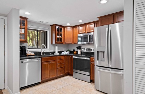 Folly Field House | Walk to Beach King Bed Dog-friendly Pool Grill Updated