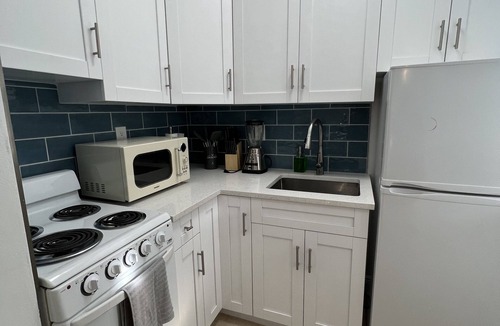 Cypress Point Apartment | Walk to beach in 3 minutes and enjoy beautiful Pompano Pier and Beach area.