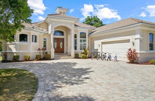 Yacht Club House | WALK TO BEACH! Luxury Waterfront Home Pool, Spa & Dock- Direct Gulf Access